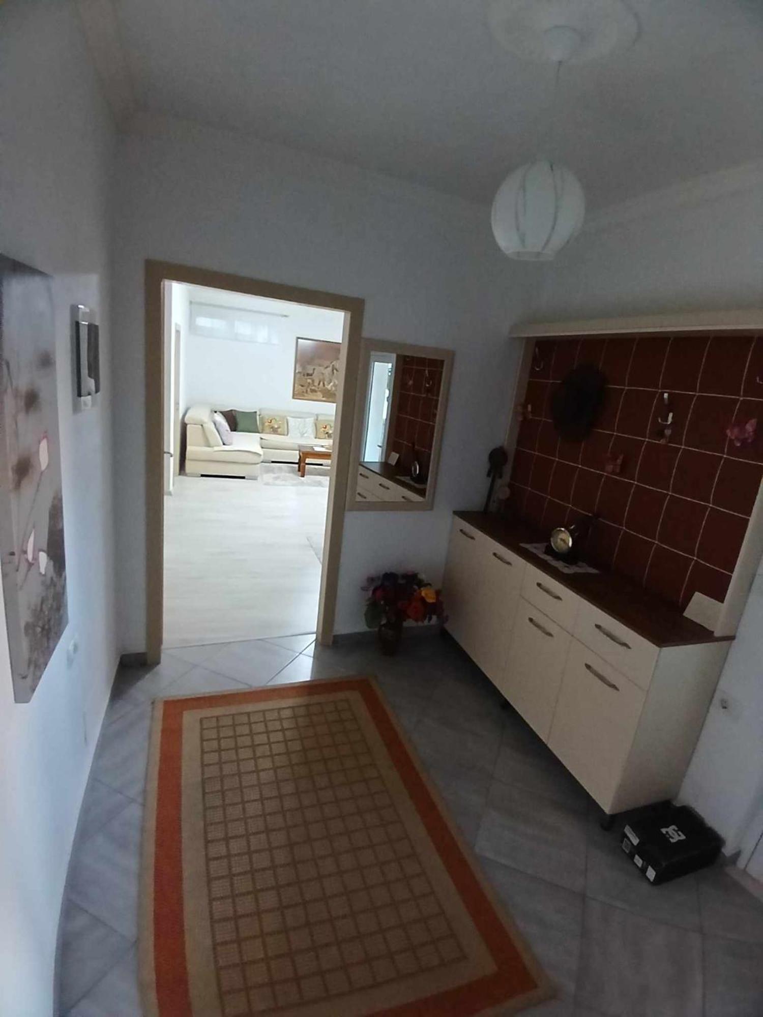 Eniguesthouse Gjirokastër Extérieur photo