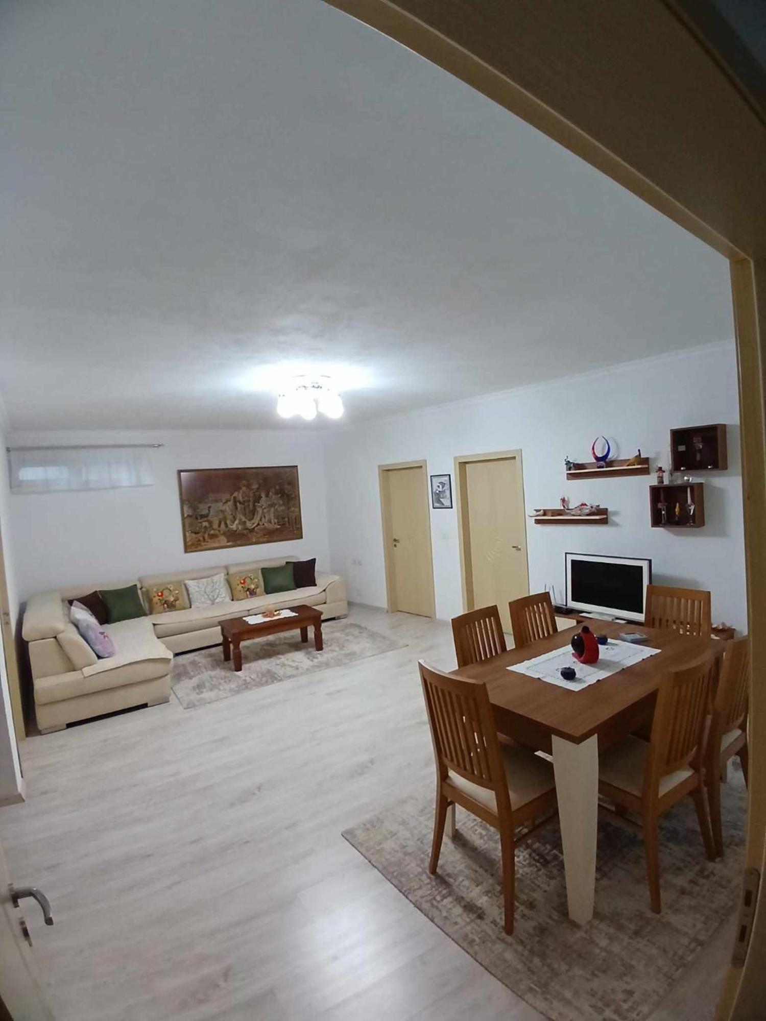 Eniguesthouse Gjirokastër Extérieur photo