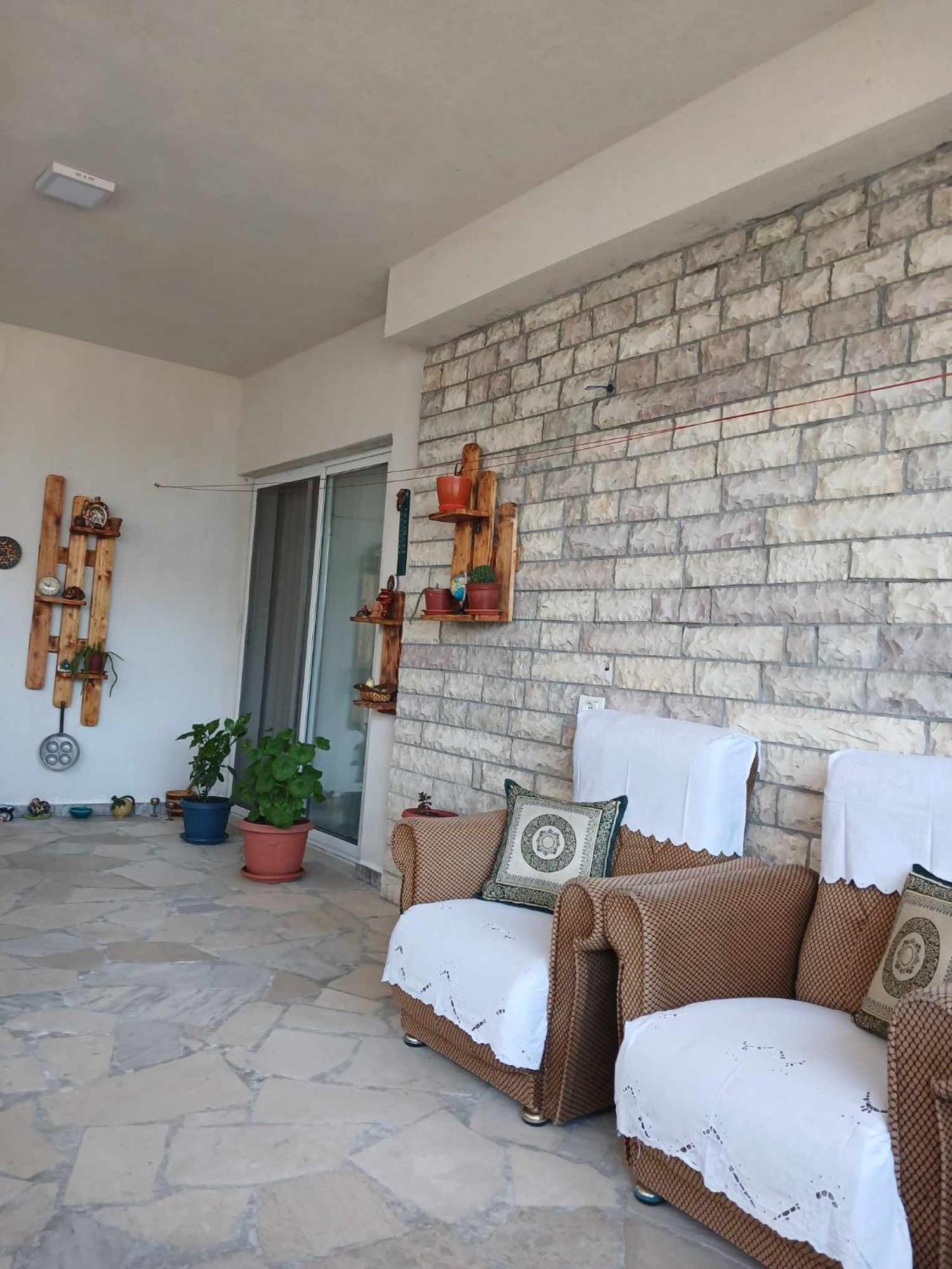 Eniguesthouse Gjirokastër Extérieur photo
