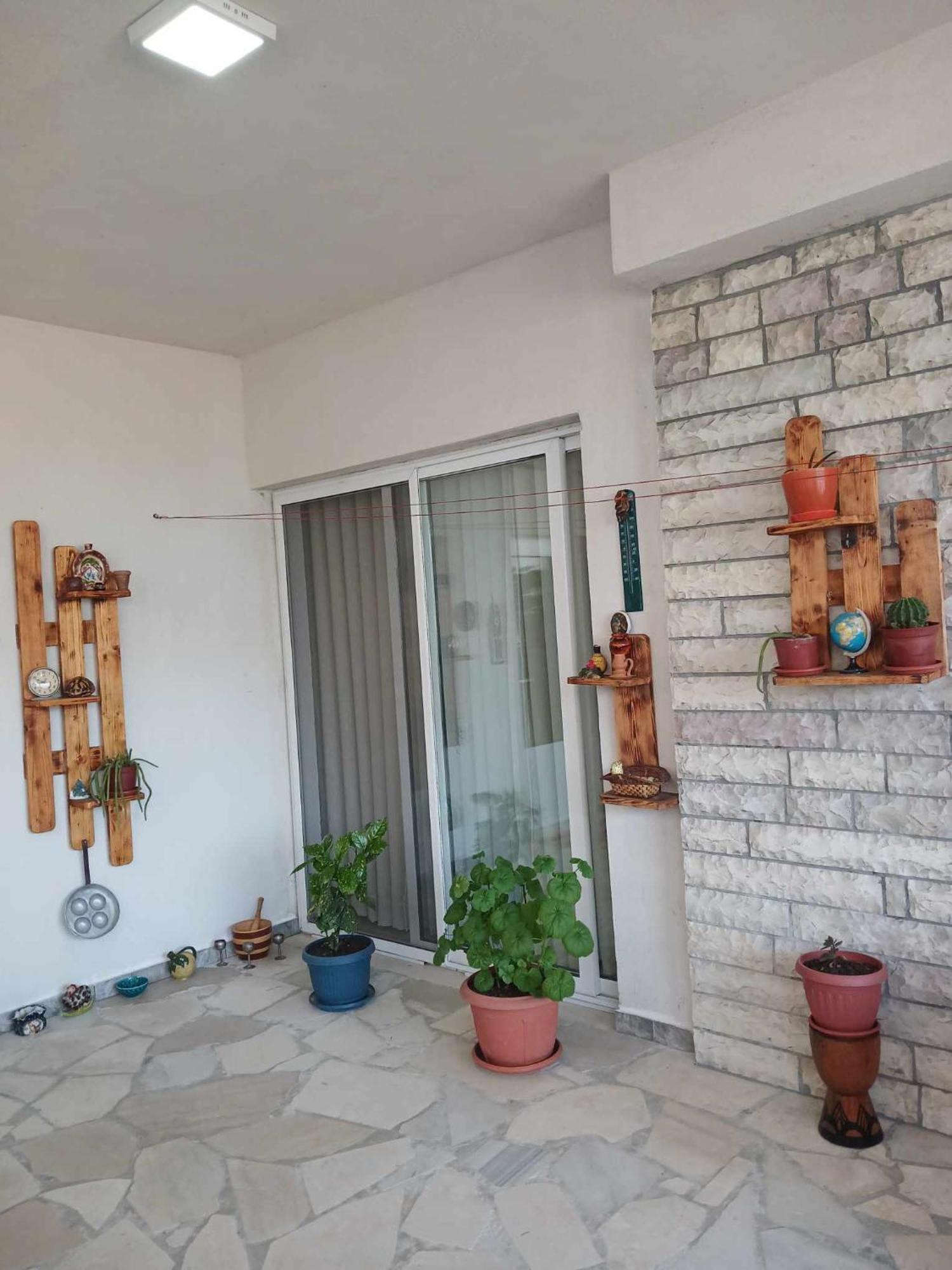 Eniguesthouse Gjirokastër Extérieur photo