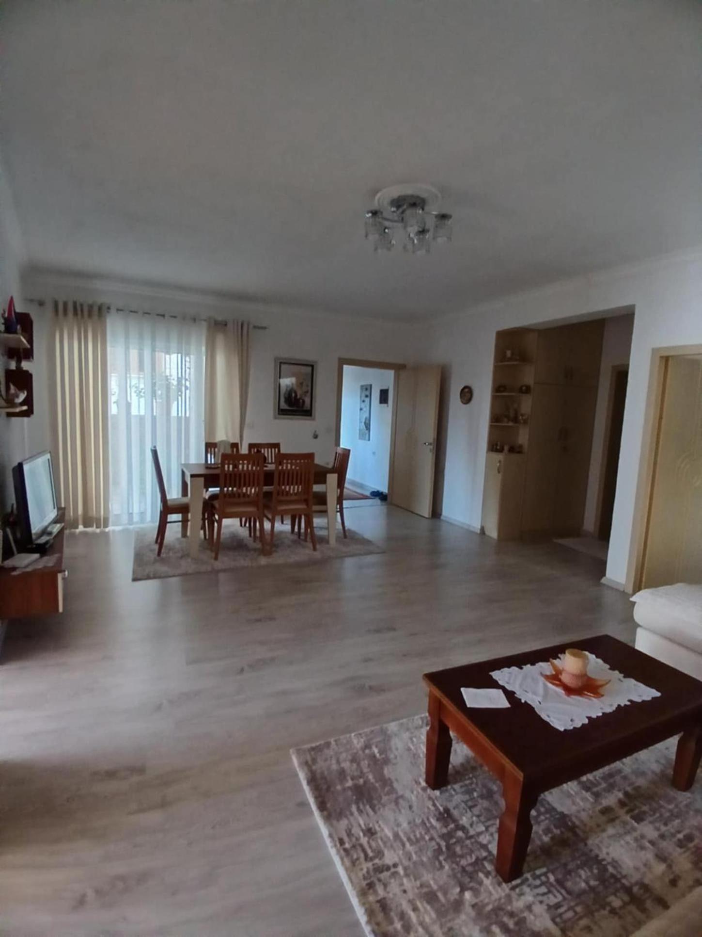 Eniguesthouse Gjirokastër Extérieur photo