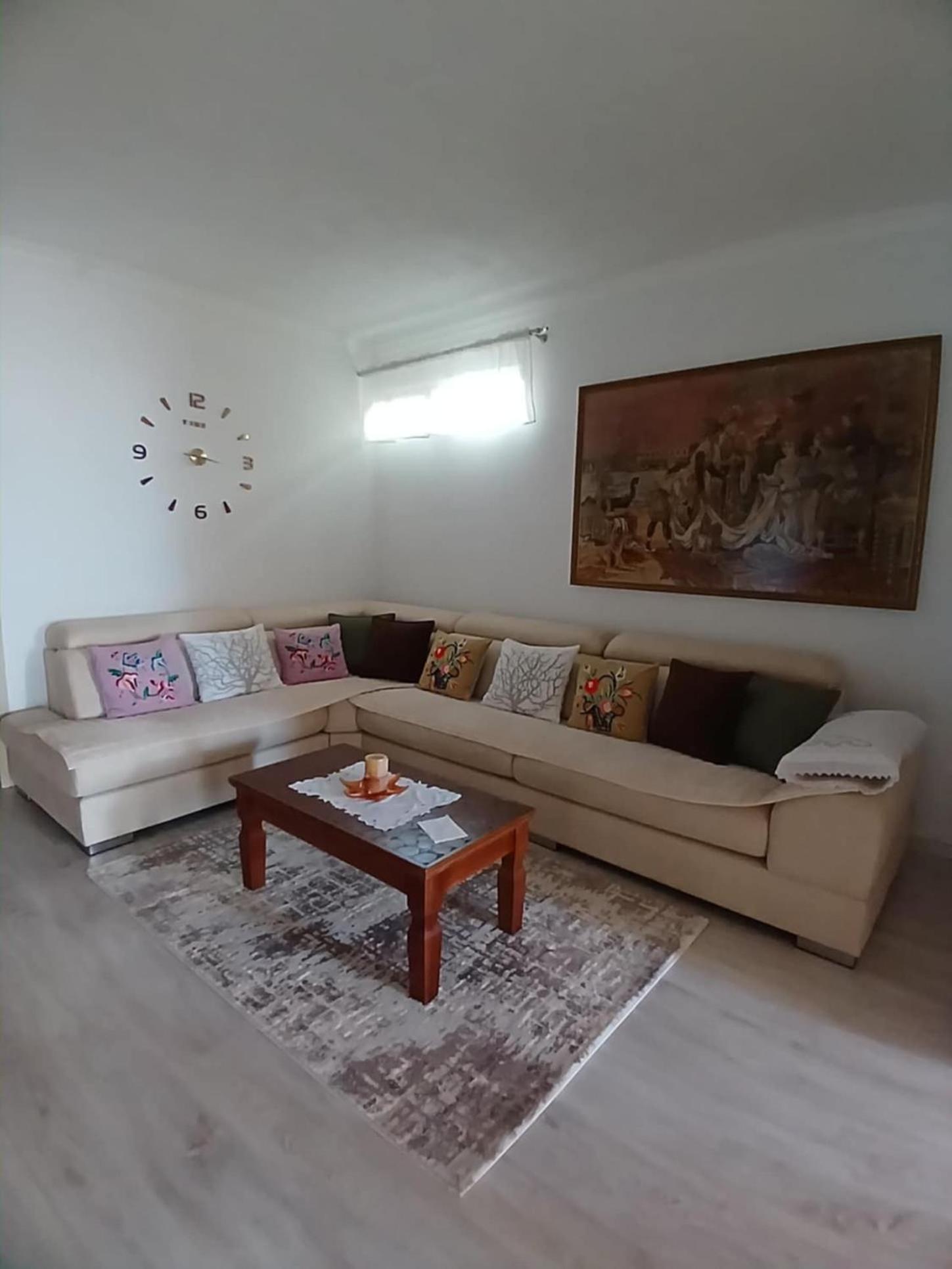 Eniguesthouse Gjirokastër Extérieur photo